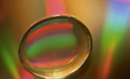 003 - wassertropf auf cd